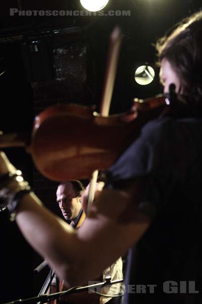 THEE SILVER MT ZION MEMORIAL ORCHESTRA AND TRA-LA-LA BAND - 2008-04-13 - PARIS - La Maroquinerie - 